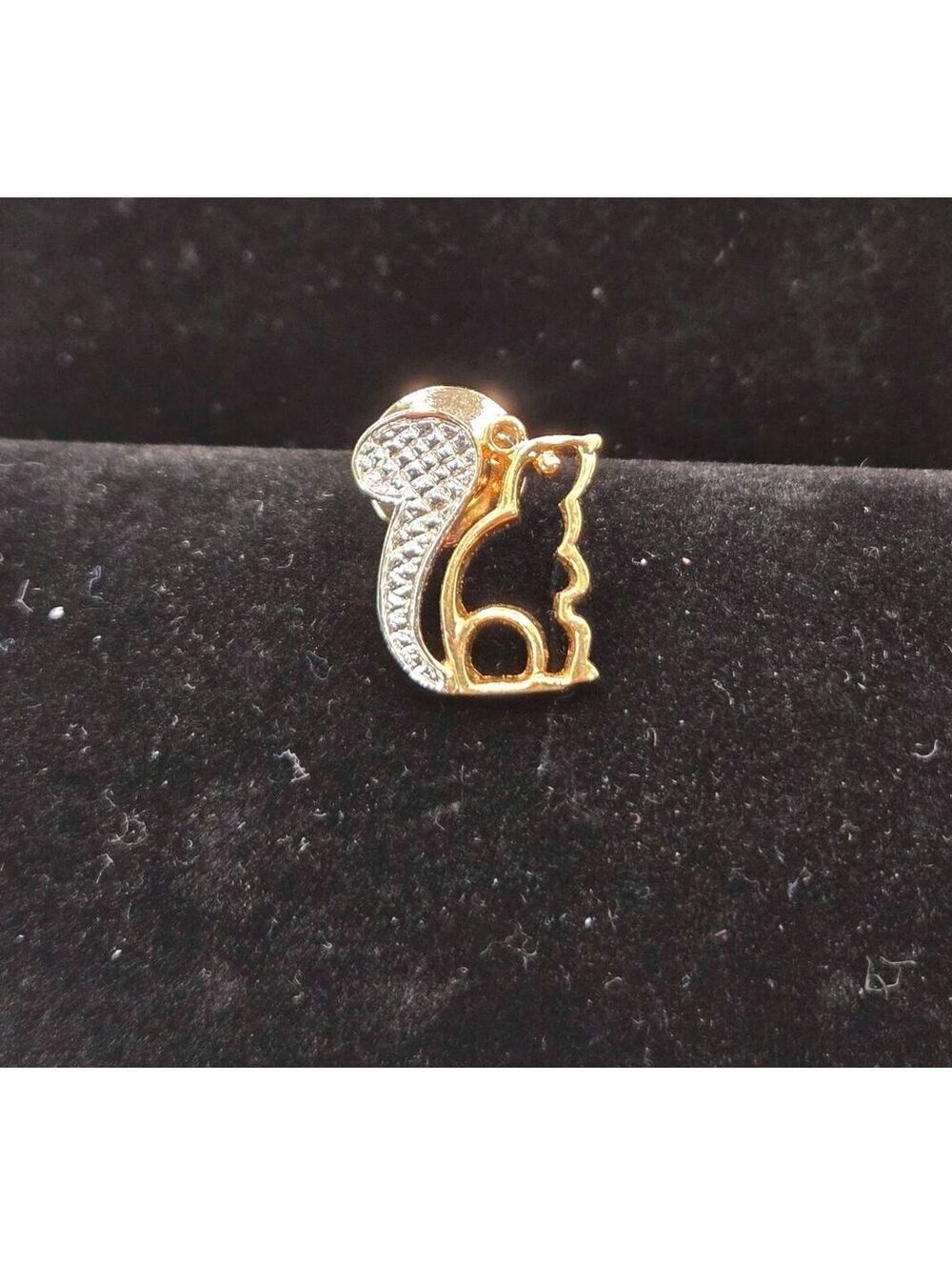 Avon Gold Tone Squirrel Brooch Pin Rhinestone Tail Cute Woodland Animal